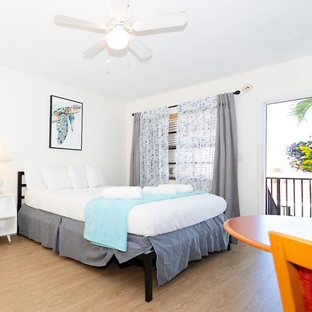 Tropic Isle Hotel & Apartment ฮอลลีวูด ภายนอก รูปภาพ