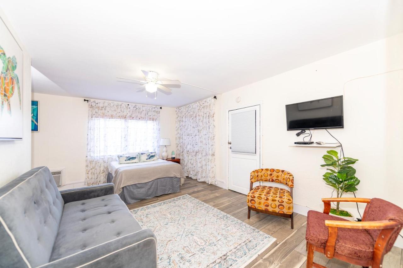 Tropic Isle Hotel & Apartment ฮอลลีวูด ภายนอก รูปภาพ