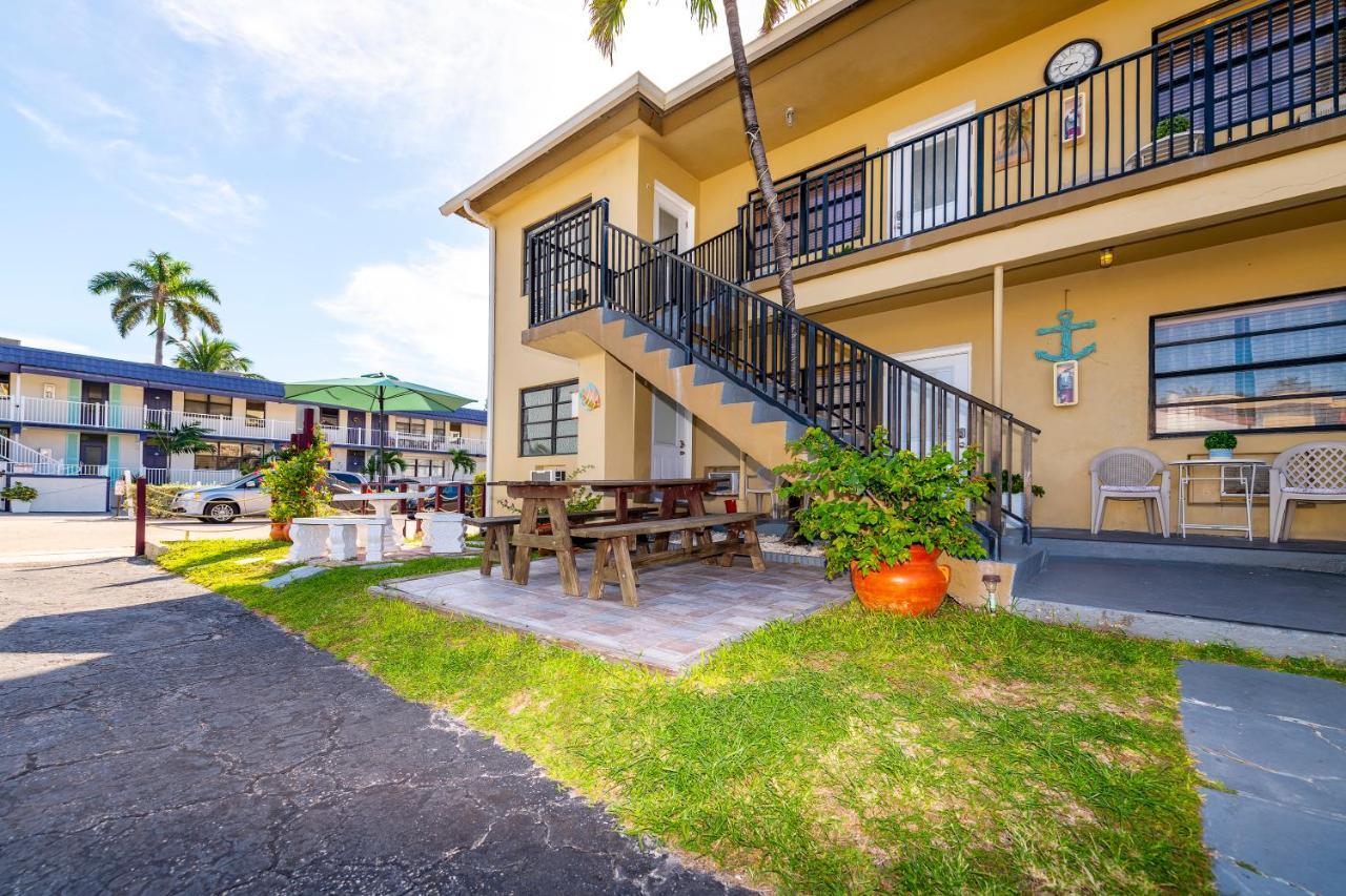 Tropic Isle Hotel & Apartment ฮอลลีวูด ภายนอก รูปภาพ