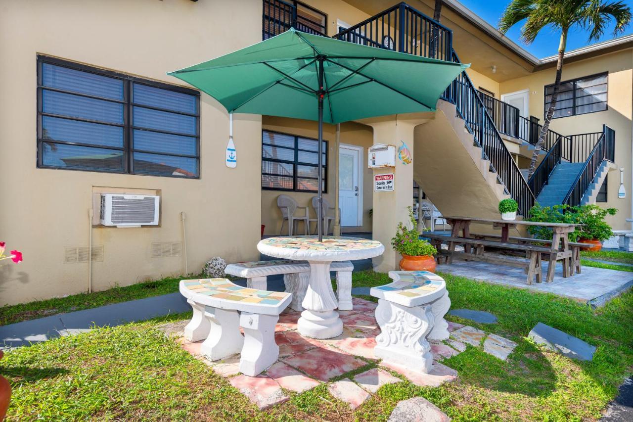 Tropic Isle Hotel & Apartment ฮอลลีวูด ภายนอก รูปภาพ
