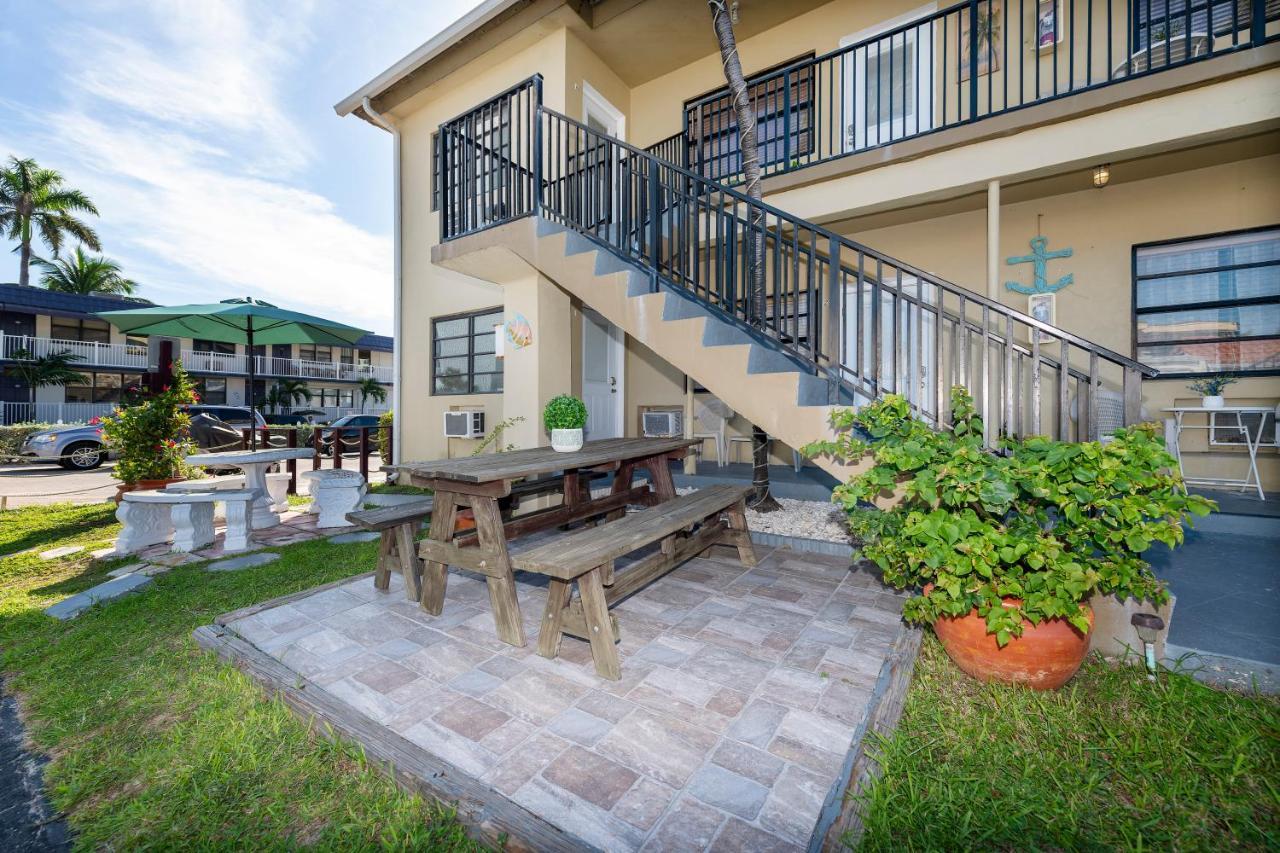 Tropic Isle Hotel & Apartment ฮอลลีวูด ภายนอก รูปภาพ